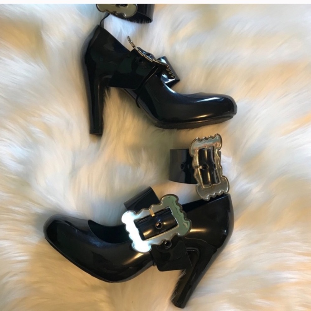 MELISSA HEELS